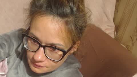 Snapshot of flowercandydoll13 chatting on 09-25-25, 10:46 say meow and send tip online show from 09-25-25, 10:46