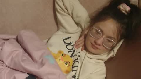 say meow and send tip  online show from 03-18-26, 10:46