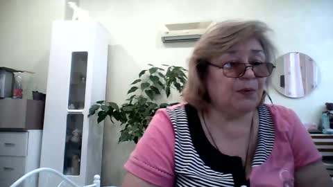 Snapshot of flowerlover8 chatting on 02-01-25, 12:26 Flowerlower online show from 02-01-25, 12:26