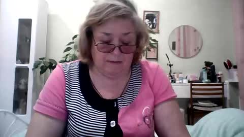 Snapshot of flowerlover8 chatting on 02-01-25, 03:39 Flowerlower online show from 02-01-25, 03:39