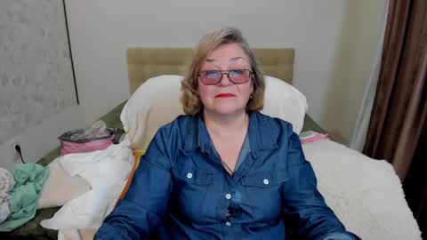 Snapshot of flowerlover8 chatting on 02-02-25, 02:02 Flowerlower online show from 02-02-25, 02:02