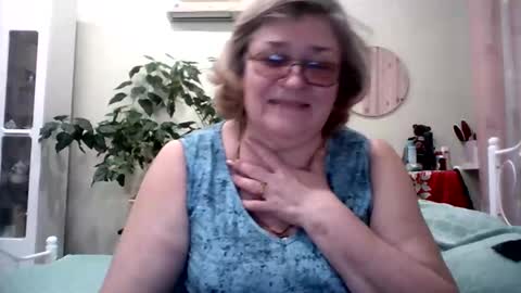 Snapshot of flowerlover8 chatting on 02-03-25, 05:56 Flowerlower online show from 02-03-25, 05:56