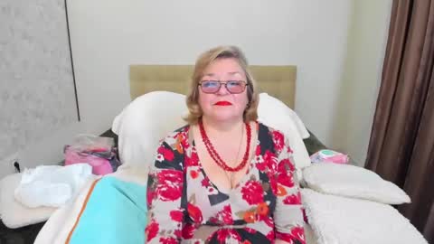 Snapshot of flowerlover8 chatting on 02-06-25, 06:24 Flowerlower online show from 02-06-25, 06:24