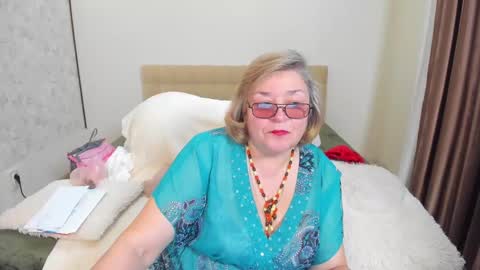 Snapshot of flowerlover8 chatting on 02-12-25, 01:59 Flowerlower online show from 02-12-25, 01:59