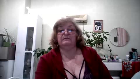 Snapshot of flowerlover8 chatting on 02-24-25, 08:25 Flowerlower online show from 02-24-25, 08:25