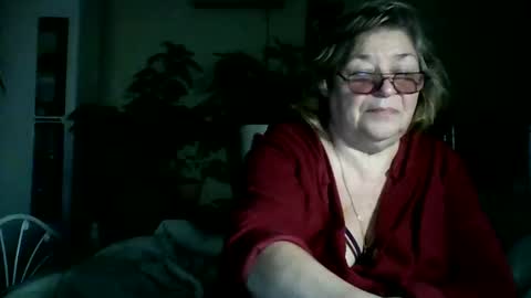 Snapshot of flowerlover8 chatting on 02-27-25, 12:32 Flowerlower online show from 02-27-25, 12:32