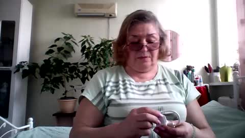 Snapshot of flowerlover8 chatting on 03-05-25, 02:12 Flowerlower online show from 03-05-25, 02:12