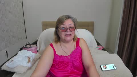 Snapshot of flowerlover8 chatting on 03-11-25, 01:59 Flowerlower online show from 03-11-25, 01:59