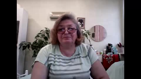 Snapshot of flowerlover8 chatting on 03-12-25, 02:45 Flowerlower online show from 03-12-25, 02:45