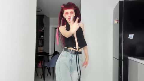 Snapshot of flowerofsin2001 chatting on 03-11-25, 07:47 Flower online show from 03-11-25, 07:47