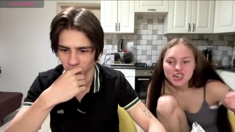 flowerscouple online show from 03-24-26, 10:04