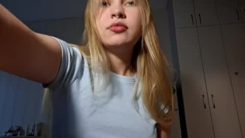 Snapshot of flowflirtx chatting on 05-24-26, 01:05 flowflirtx online show from 05-24-26, 01:05