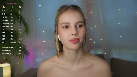 Snapshot of fluffy_angel chatting on 12-02-24, 11:56 Adeline online show from 12-02-24, 11:56