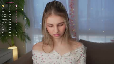Snapshot of fluffy_angel chatting on 12-16-24, 08:31 Adeline online show from 12-16-24, 08:31