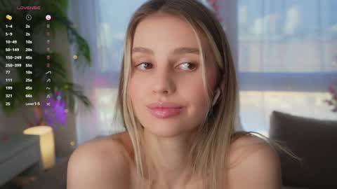 Snapshot of fluffy_angel chatting on 01-09-25, 08:55 Adeline online show from 01-09-25, 08:55