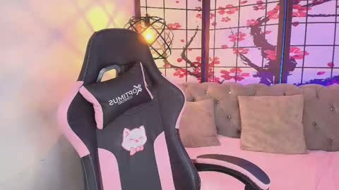  FLUFFY BUBBLE  online show from 01-12-26, 04:18