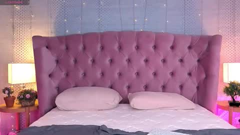 Snapshot of fluffy_ice chatting on 10-06-25, 09:12 Mia online show from 10-06-25, 09:12