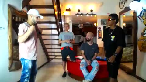 Snapshot of flyckers chatting on 12-31-24, 06:35 flyckers online show from 12-31-24, 06:35