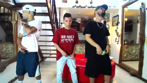 Snapshot of flyckers chatting on 01-07-25, 07:17 flyckers online show from 01-07-25, 07:17