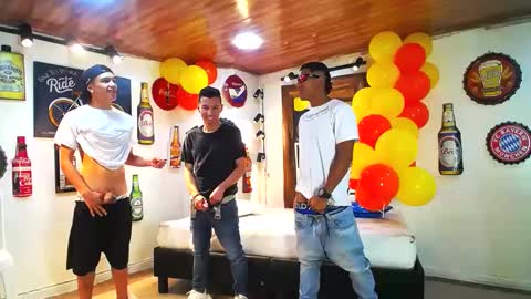 Snapshot of flyckers chatting on 01-21-25, 06:45 flyckers online show from 01-21-25, 06:45