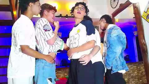 Snapshot of flyckers chatting on 10-07-25, 08:17 flyckers online show from 10-07-25, 08:17