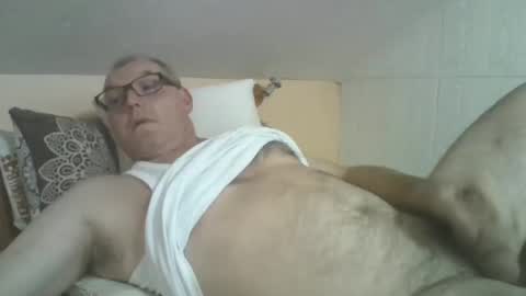 Snapshot of fojtik chatting on 10-19-25, 10:32 Fojtik online show from 10-19-25, 10:32