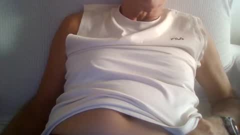 Snapshot of folletto1 chatting on 09-17-25, 10:06 folletto1 online show from 09-17-25, 10:06