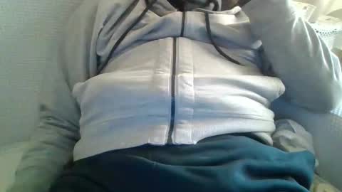 Snapshot of folletto1 chatting on 12-14-25, 02:00 folletto1 online show from 12-14-25, 02:00