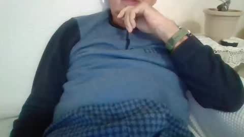 Snapshot of folletto1 chatting on 12-16-25, 08:14 folletto1 online show from 12-16-25, 08:14