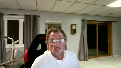 foodforcatfists online show from 04-02-26, 04:54