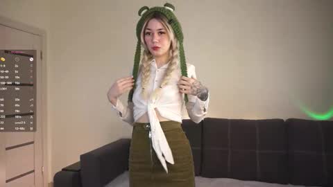 Snapshot of forestproject chatting on 11-10-25, 06:12 Flair online show from 11-10-25, 06:12