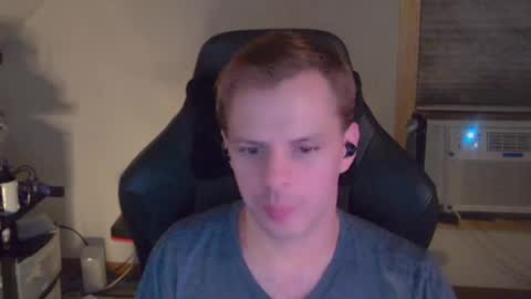 Snapshot of forever_broken chatting on 10-03-25, 05:04 forever_broken online show from 10-03-25, 05:04