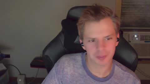 Snapshot of forever_broken chatting on 11-02-25, 05:43 forever_broken online show from 11-02-25, 05:43