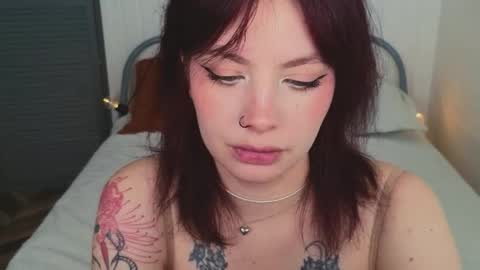 Snapshot of forget__me__nots chatting on 11-23-25, 11:10 forget__me__nots online show from 11-23-25, 11:10