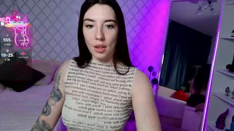 Snapshot of foryoureyesonly__ chatting on 05-23-26, 01:00 Lily online show from 05-23-26, 01:00
