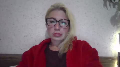 Snapshot of fox_red_lady7 chatting on 10-05-25, 07:01 fox_red_lady7 online show from 10-05-25, 07:01