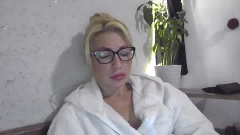 Snapshot of fox_red_lady7 chatting on 10-08-25, 07:44 fox_red_lady7 online show from 10-08-25, 07:44