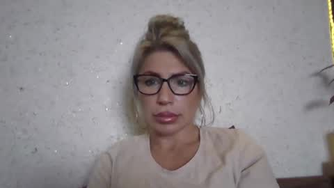 fox_red_lady7 online show from 01-08-26, 10:28