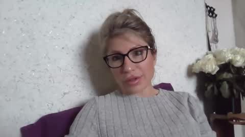 fox_red_lady7 online show from 02-01-26, 09:19