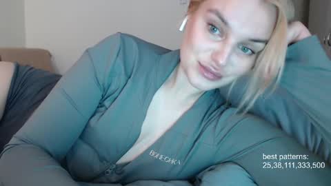 i am your baby Alien  online show from 09-22-25, 10:50