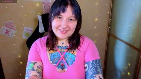 Snapshot of foxgirlandmerguis chatting on 07-04-26, 07:14 Belinda online show from 07-04-26, 07:14