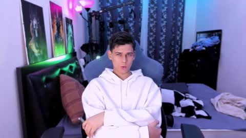 Foxicfu online show from 09-28-25, 02:11