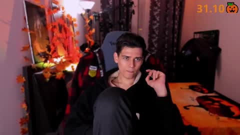 Foxicfu online show from 10-24-25, 01:18