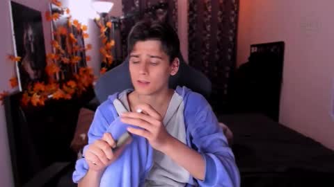 Foxicfu online show from 11-05-25, 07:58