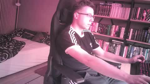 Snapshot of foxking4u chatting on 11-02-25, 07:27 Adrian online show from 11-02-25, 07:27