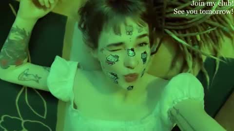 Snapshot of foxrinehelen chatting on 12-27-24, 04:04 Helen - My streams are Monday - Friday at 8 AM NY time online show from 12-27-24, 04:04