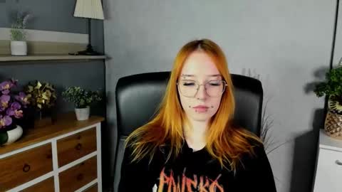 Snapshot of foxsonya chatting on 05-15-26, 05:58 Sonya online show from 05-15-26, 05:58