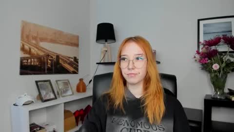 Snapshot of foxsonya chatting on 05-18-26, 05:24 Sonya online show from 05-18-26, 05:24