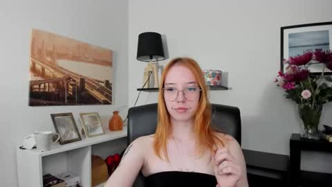 Snapshot of foxsonya chatting on 05-19-26, 05:36 Sonya online show from 05-19-26, 05:36