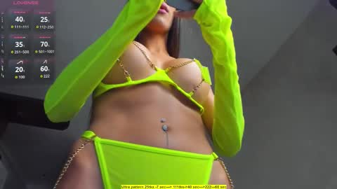 Snapshot of foxx_giirl chatting on 12-02-25, 05:08 Foxx online show from 12-02-25, 05:08